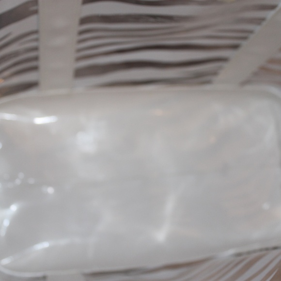 Micheal Kors• Clear and White Zebra print tote - Picture 10 of 13